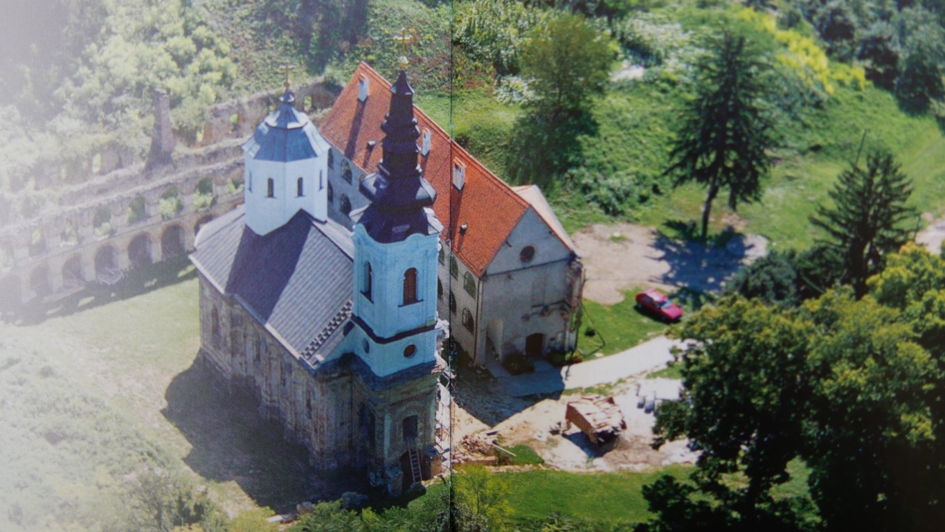 Фотографија из галерије Манастира Кувеждин, 2005 (27)